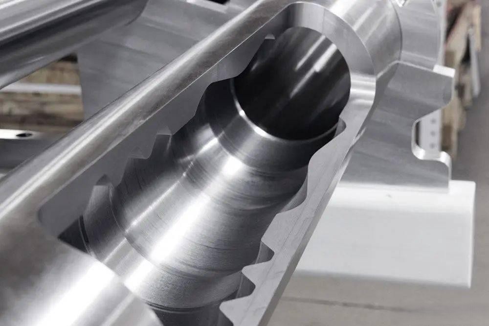 Profunda foramen EXERCITATIO in HYDRAULICUS Multiformis Machining