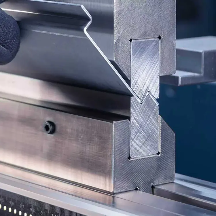 Sheet Metal cinguli tendentes